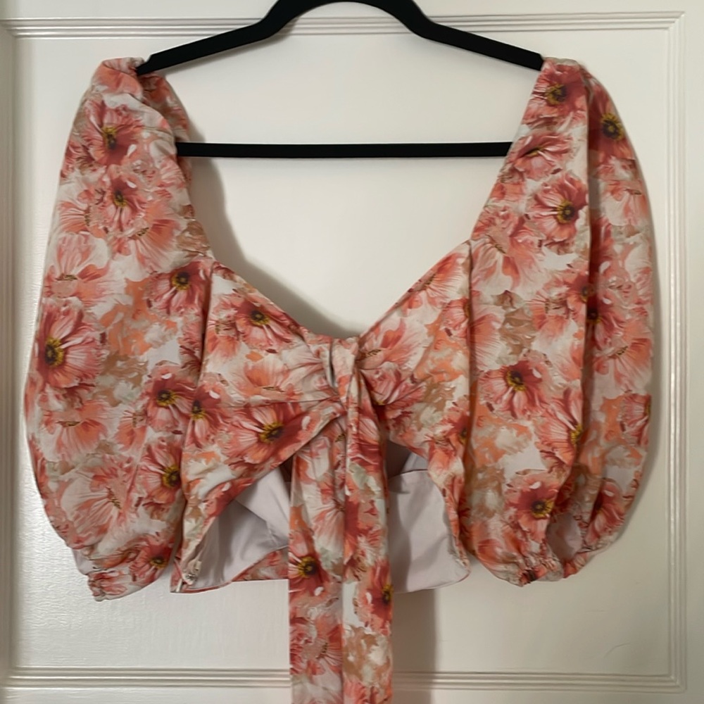 Express Daisy Flower Crop Top
